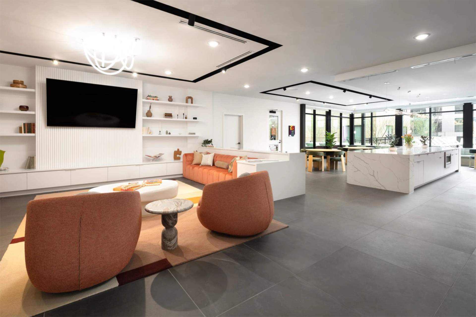Continental - Pool Lounge