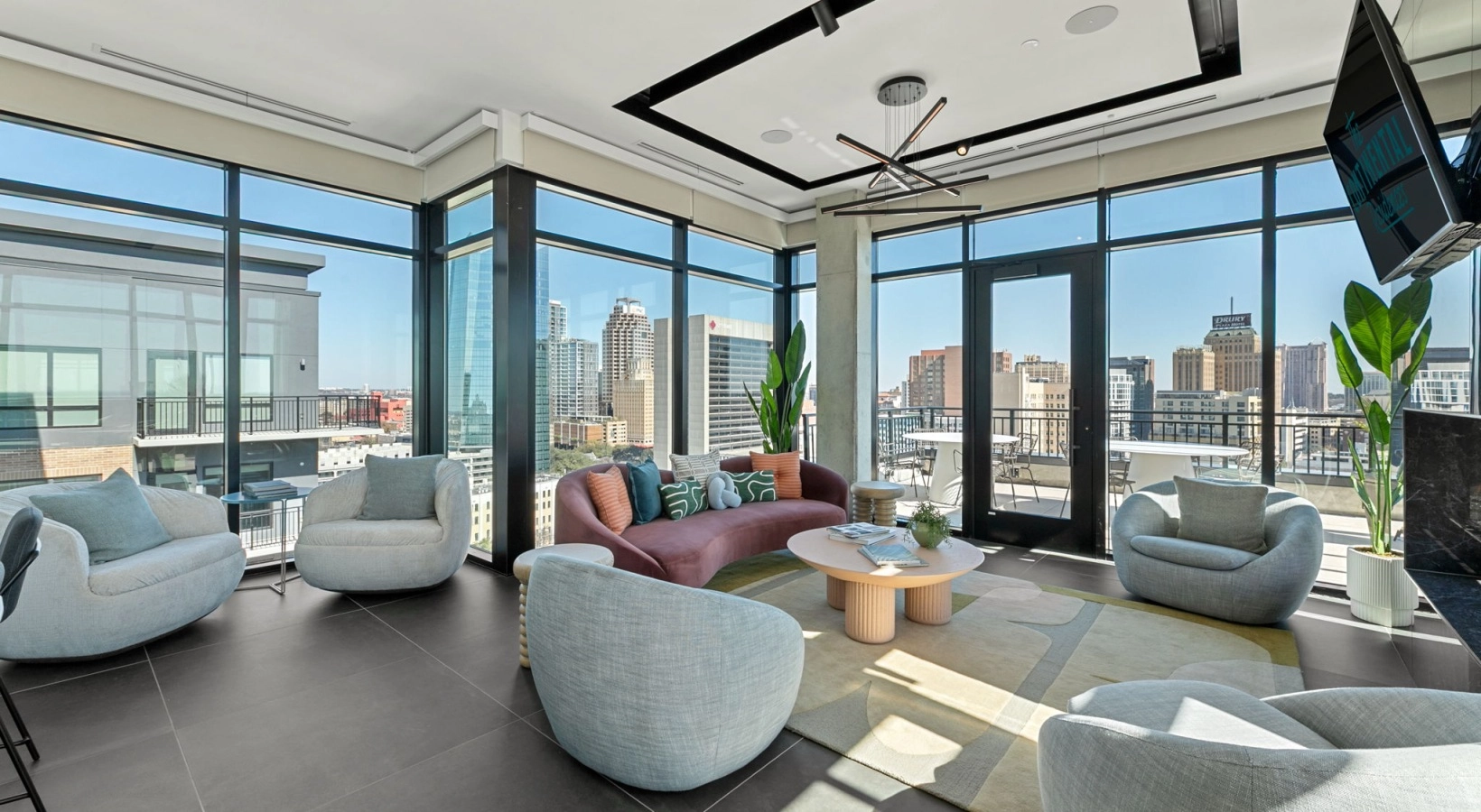 Continental - Sky Lounge Views