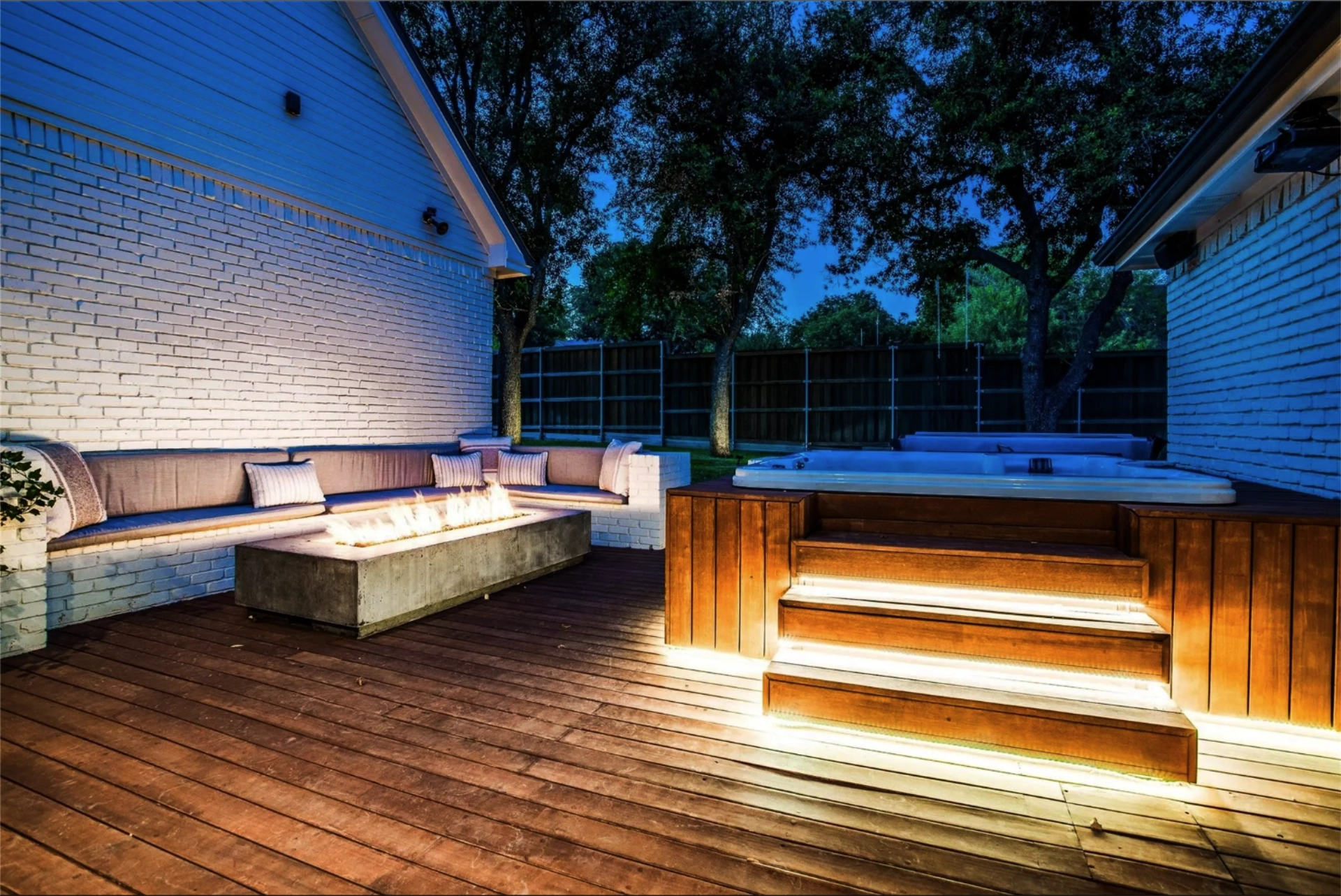 Country Club - Back Patio 02