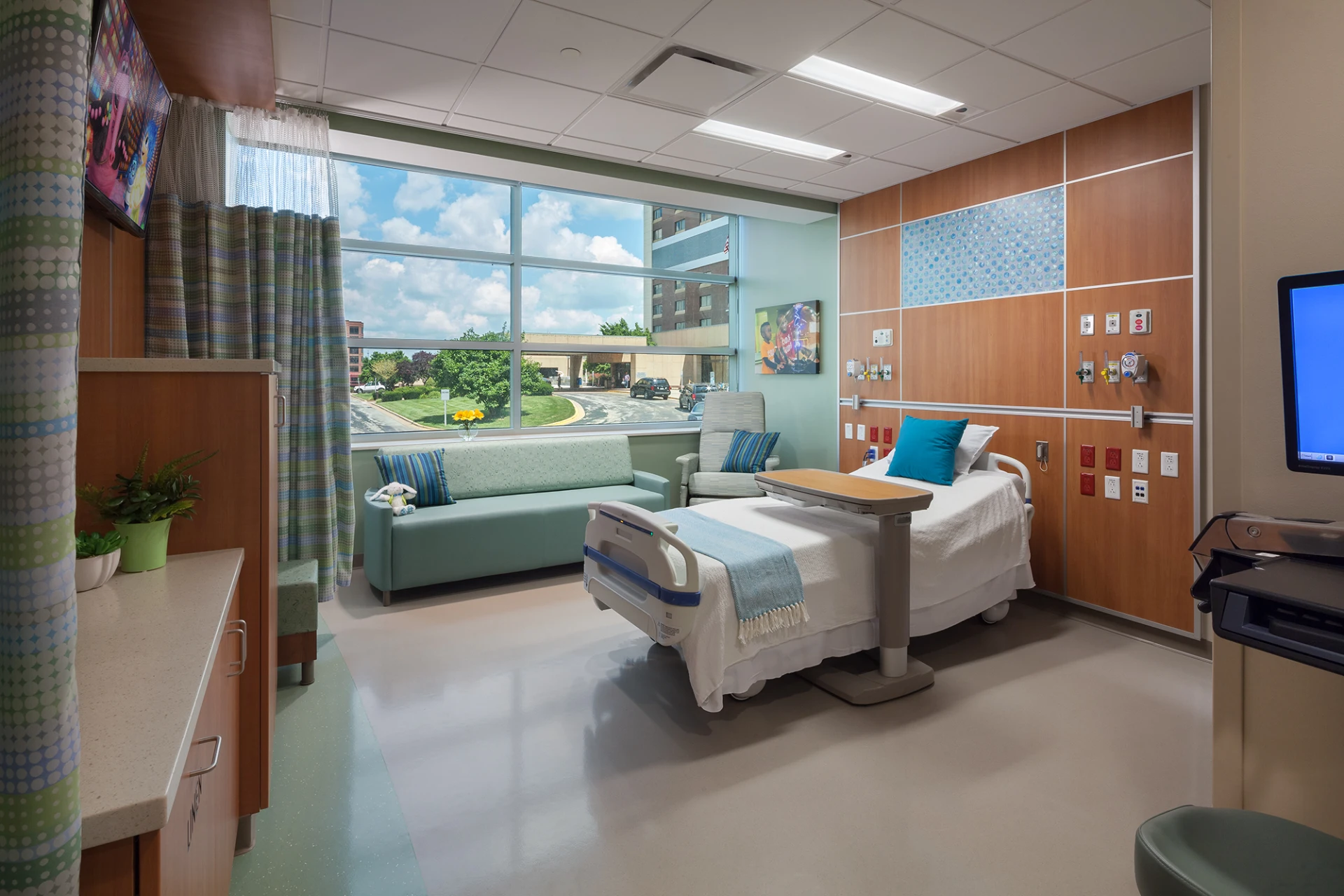 LoungeCOX - Patient Room