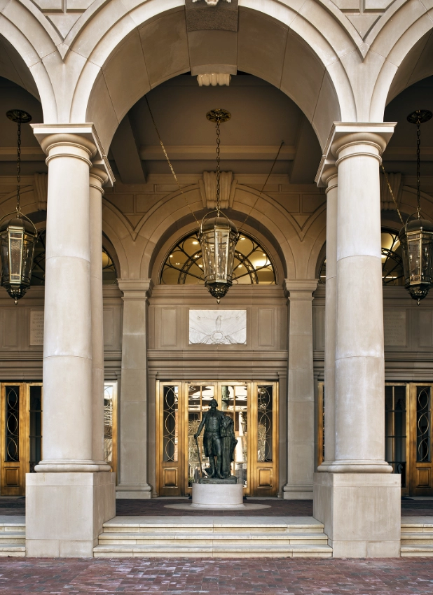 Old Parkland - Parkland Hall Entry Statue