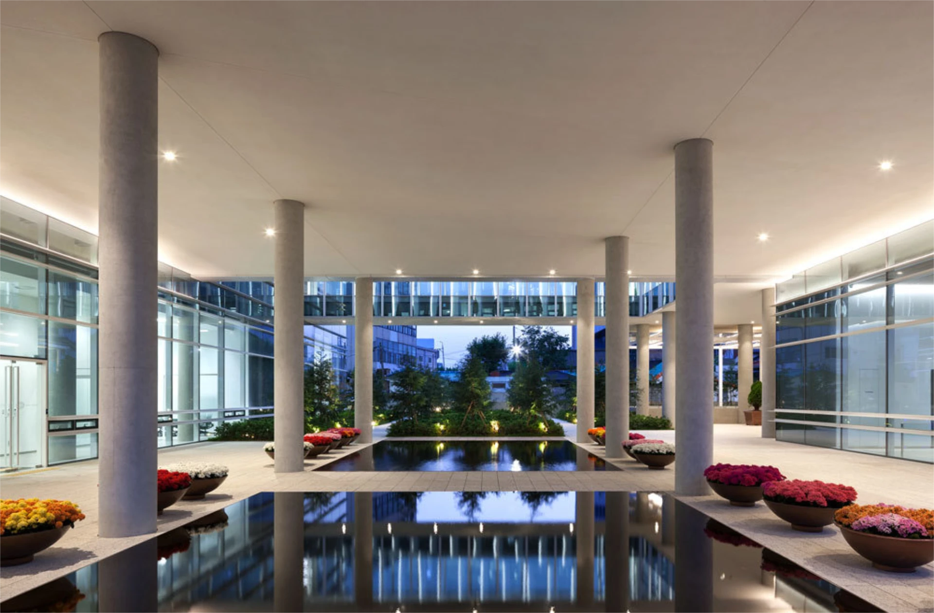 Reflecting pool