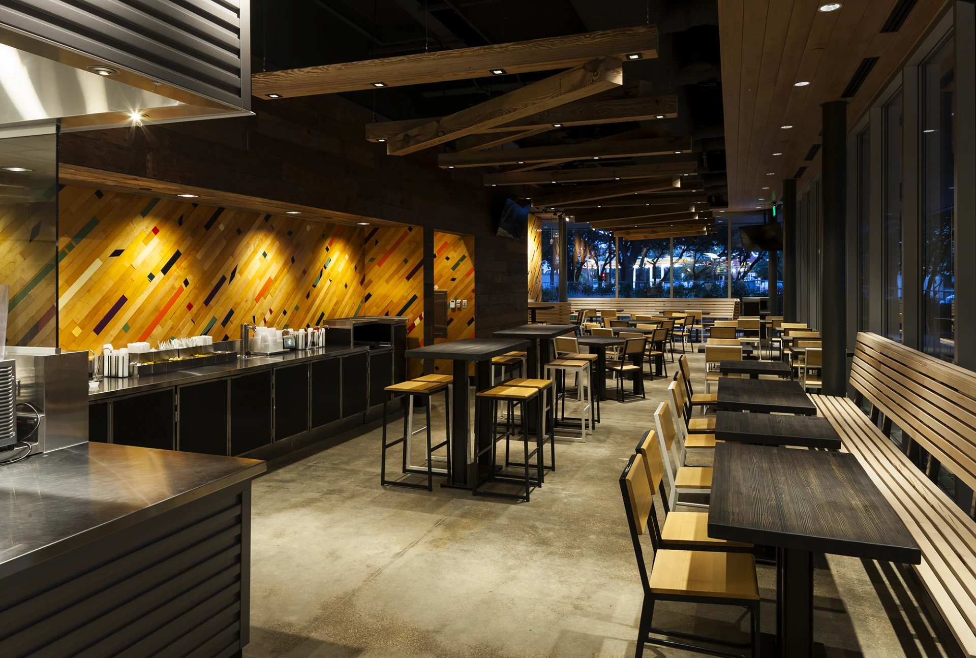 Shake Shack - Dining 03