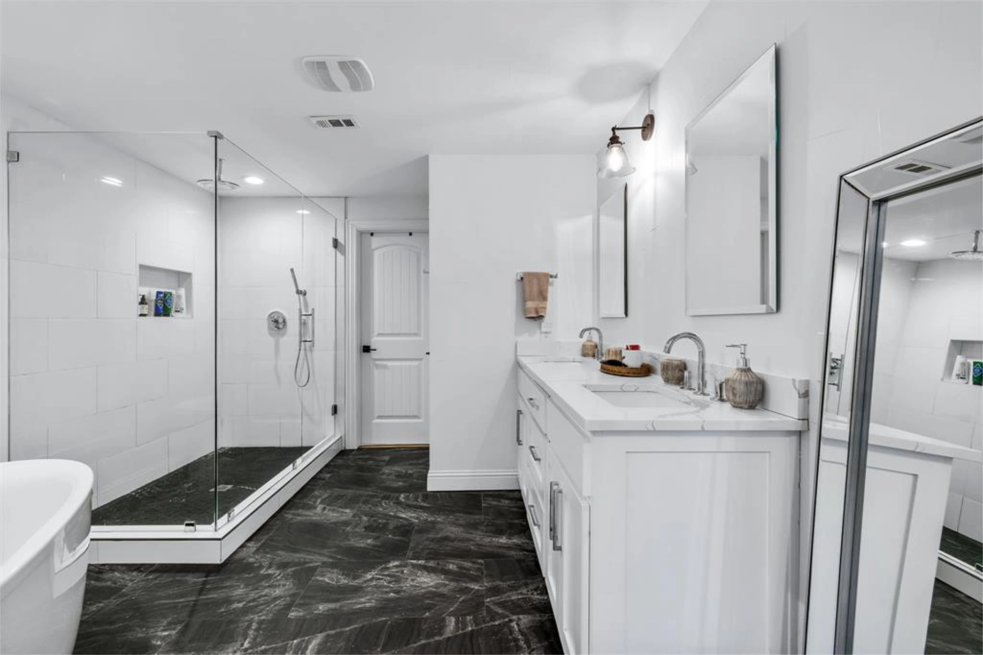 Waverly - Master Bath 02